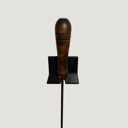 Magnetyczny uchwyt na wycior do broni