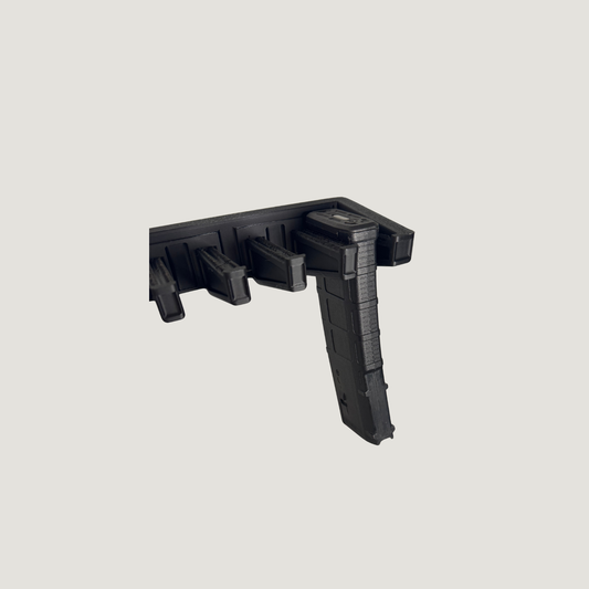 Wieszak magnetyczny na magazynki AR15